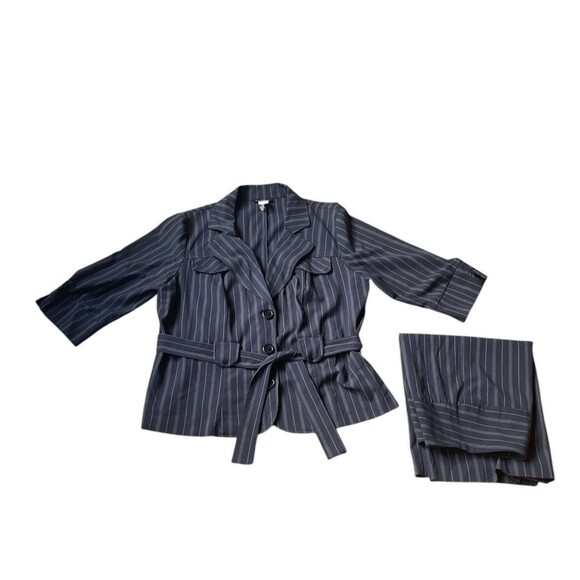 Courtenay Skirt Suit Set Women's Navy Pinstripe Short Sleeve Jacket Sz 14W NWOT - Picture 3 of 14